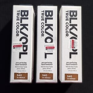 (3x) NEW - BLK/OPL TRUE COLOR Pore Perfecting Liquid Foundation, Au Chocolate